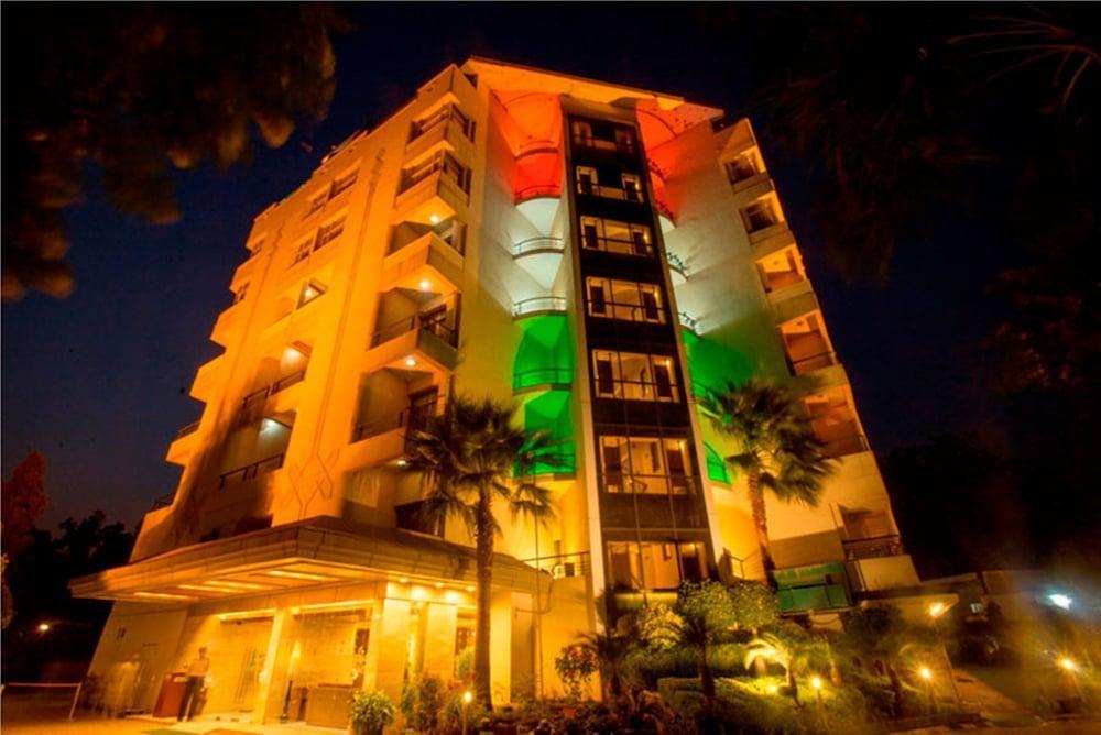 Country Inn & Suites Haridwar Luaran gambar